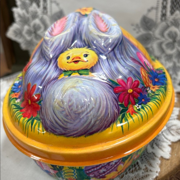 Vintage Easter Bunny Egg Candy Container - Picture 4 of 6